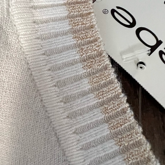 NWT Bebe White and Gold Rhinestone 3/4 sleeve V-Neck Knit Top Fitted Sweater S M - Picture 12 of 15